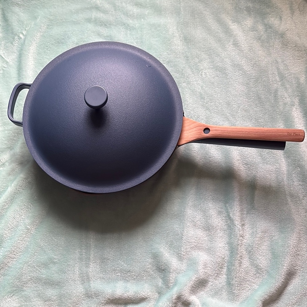 Our Place Always pan 2.0. Blue with wooden spatulas